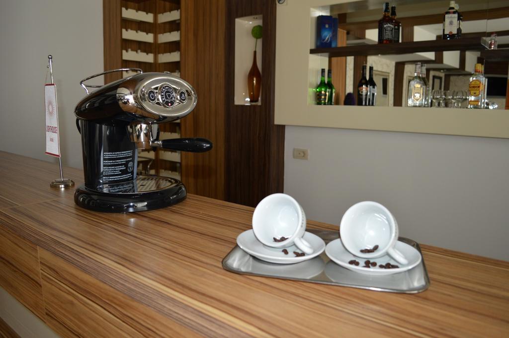 Hotel Lighthouse Igalo Bagian luar foto