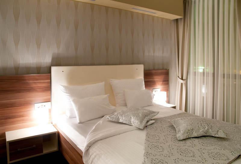 Hotel Lighthouse Igalo Bagian luar foto