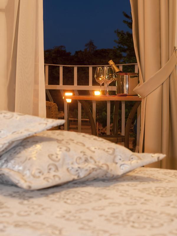 Hotel Lighthouse Igalo Bagian luar foto