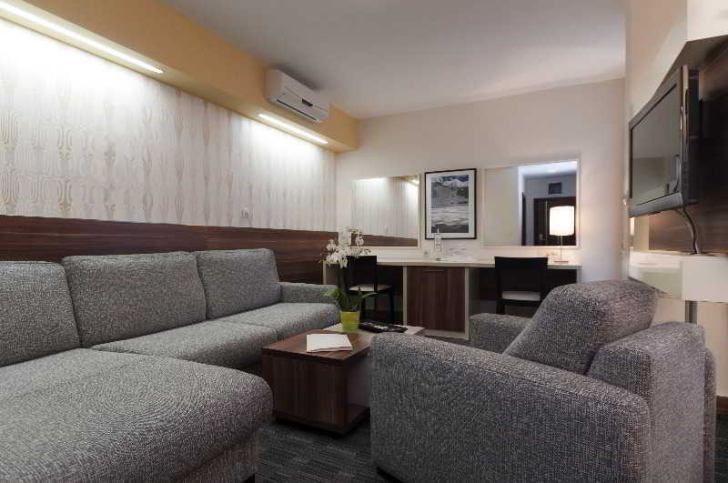Hotel Lighthouse Igalo Bagian luar foto